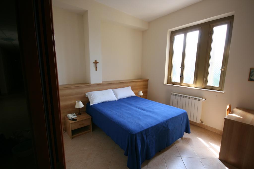 Parco Santa Rita Otel Sacrofano Oda fotoğraf